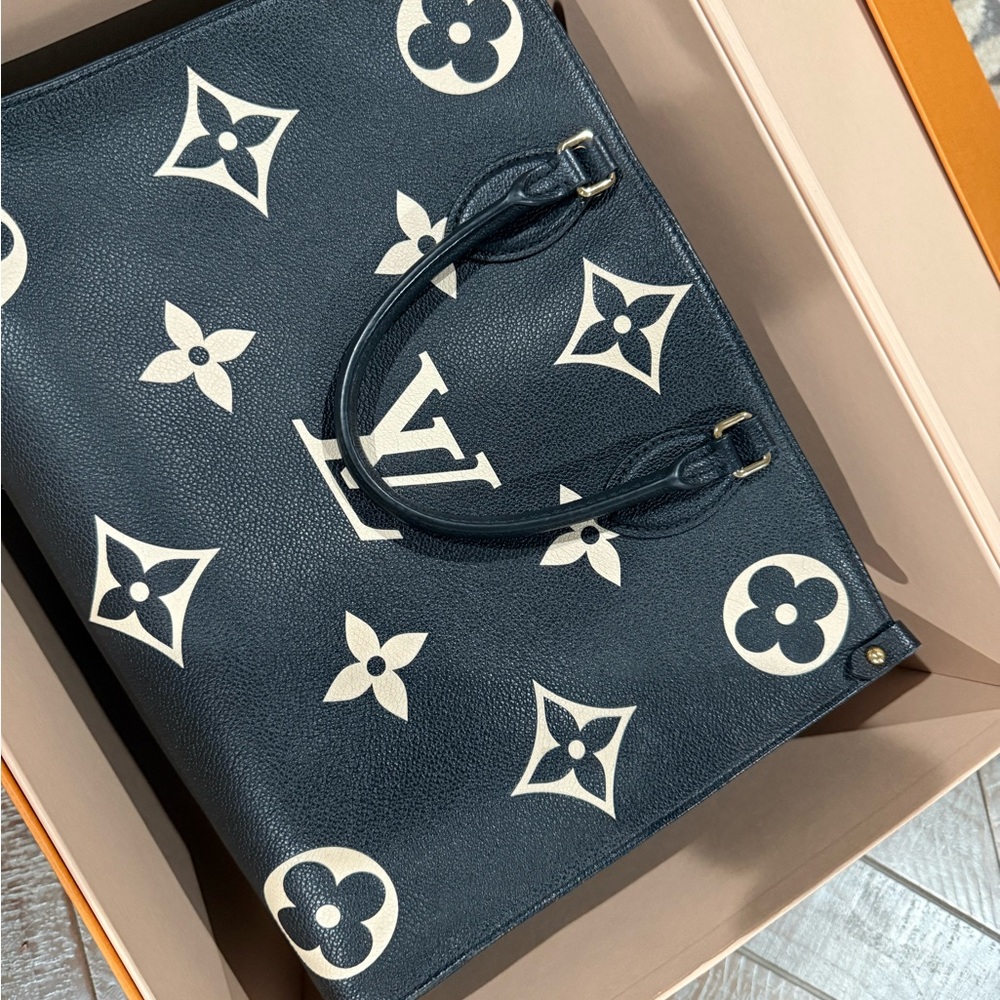 Louis Vuitton Monogram On The Go MM